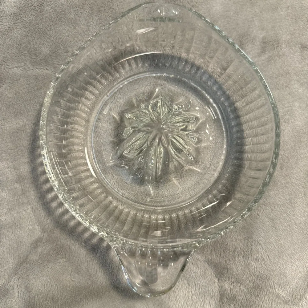 Vintage Clear Glass‎ Citrus Juicer Reamer Starburst Pattern Handle Spout 7.5